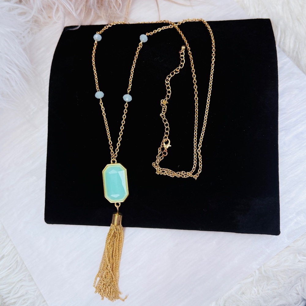 Goldtone, fringe pendant, long costume necklace - Picture 9 of 13